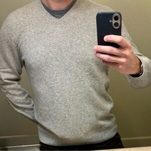 NAADAM Men's Light Gray V-Neck Sweater